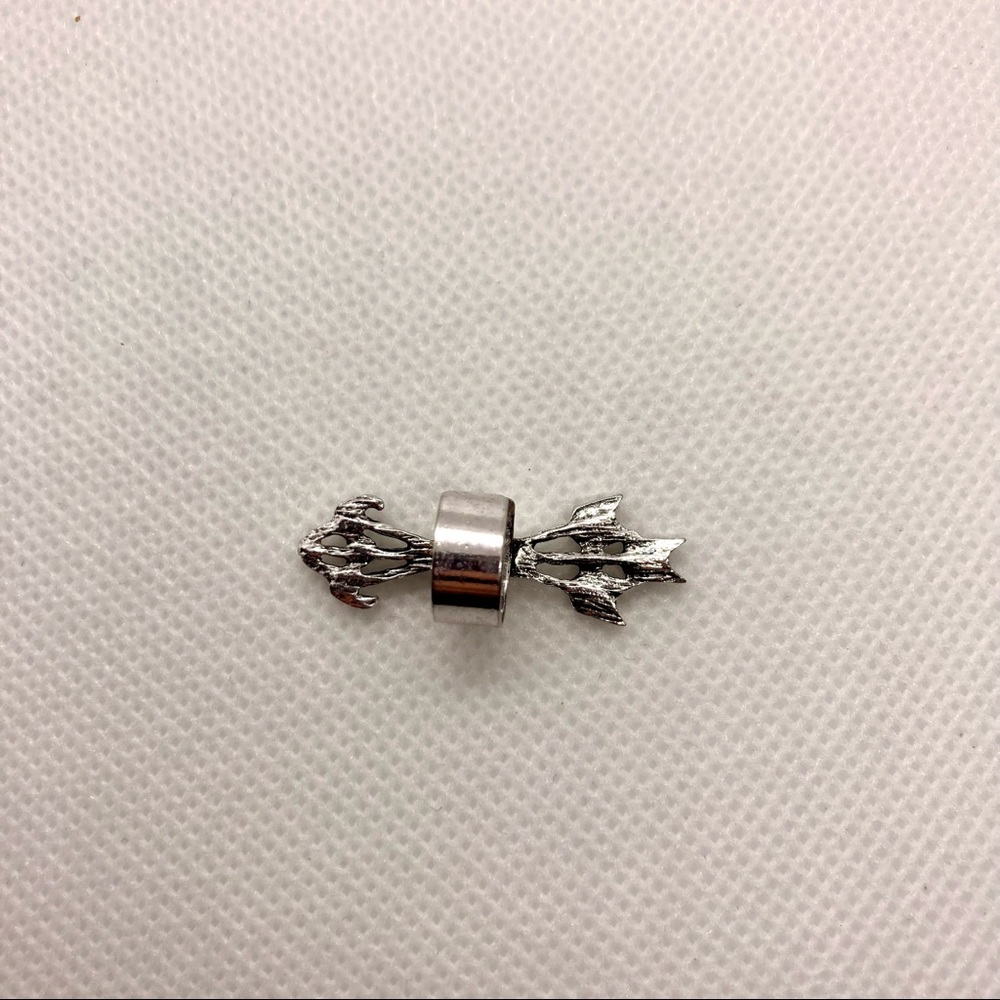LAST 1! Single Silver Shooting Arrows Cuff Earring - Picture 6 of 9